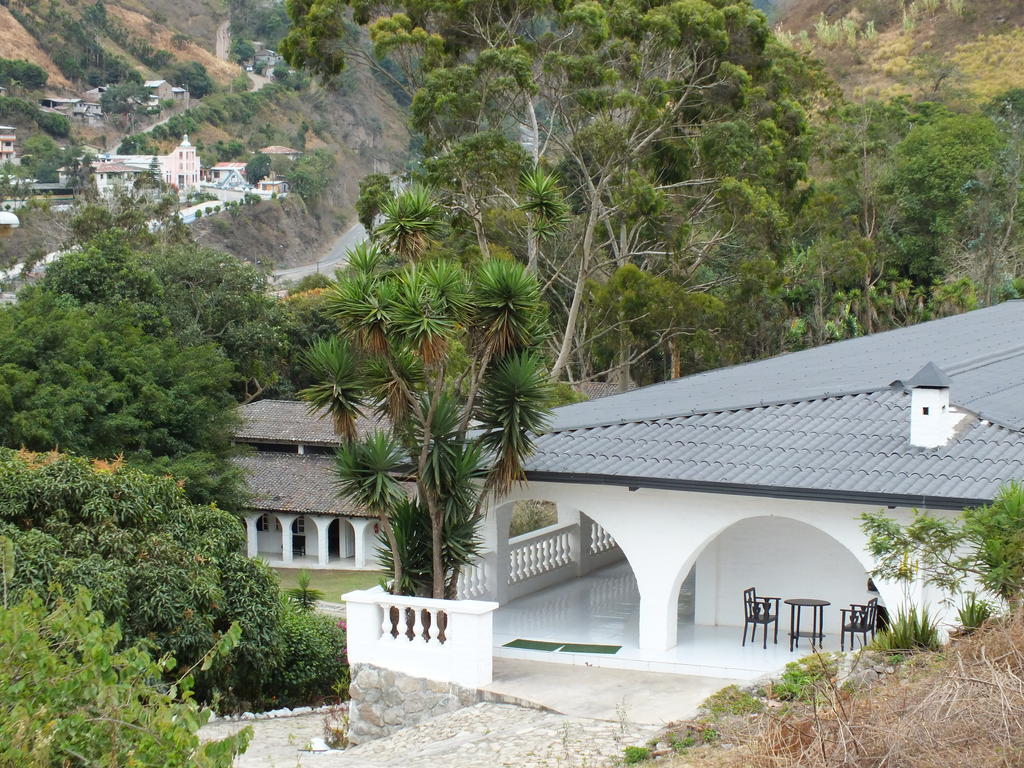 Hosteria La Eterna Primavera Huigra Exterior photo